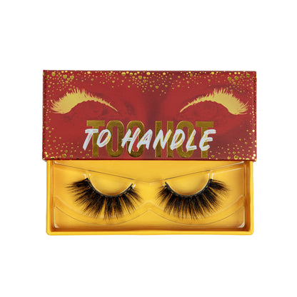 Too Festive Magnetic Eyelashes with 12 Magnets